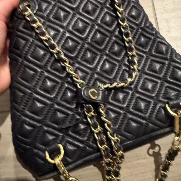 Tory Burch | Leather Bucket Bag - Picture 5 of 10